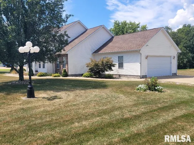 $425,000 | 14327 McRaven Lane, Mount Vernon, IL 62864