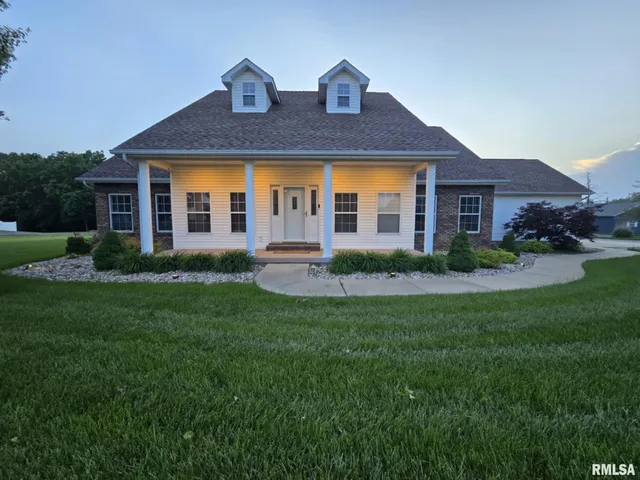 $425,000 | 14327 McRaven Lane, Mount Vernon, IL 62864