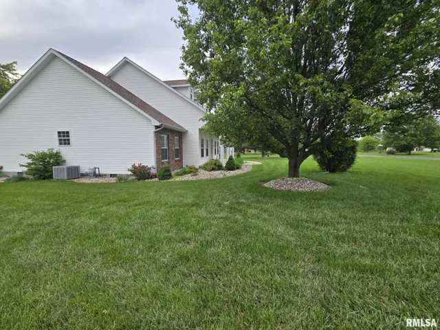 $425,000 | 14327 McRaven Lane, Mount Vernon, IL 62864
