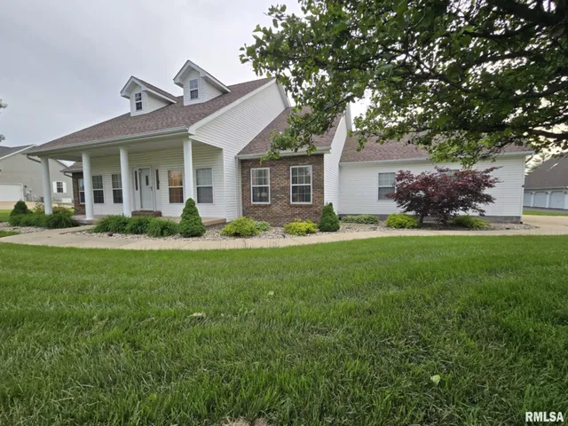 $425,000 | 14327 McRaven Lane, Mount Vernon, IL 62864