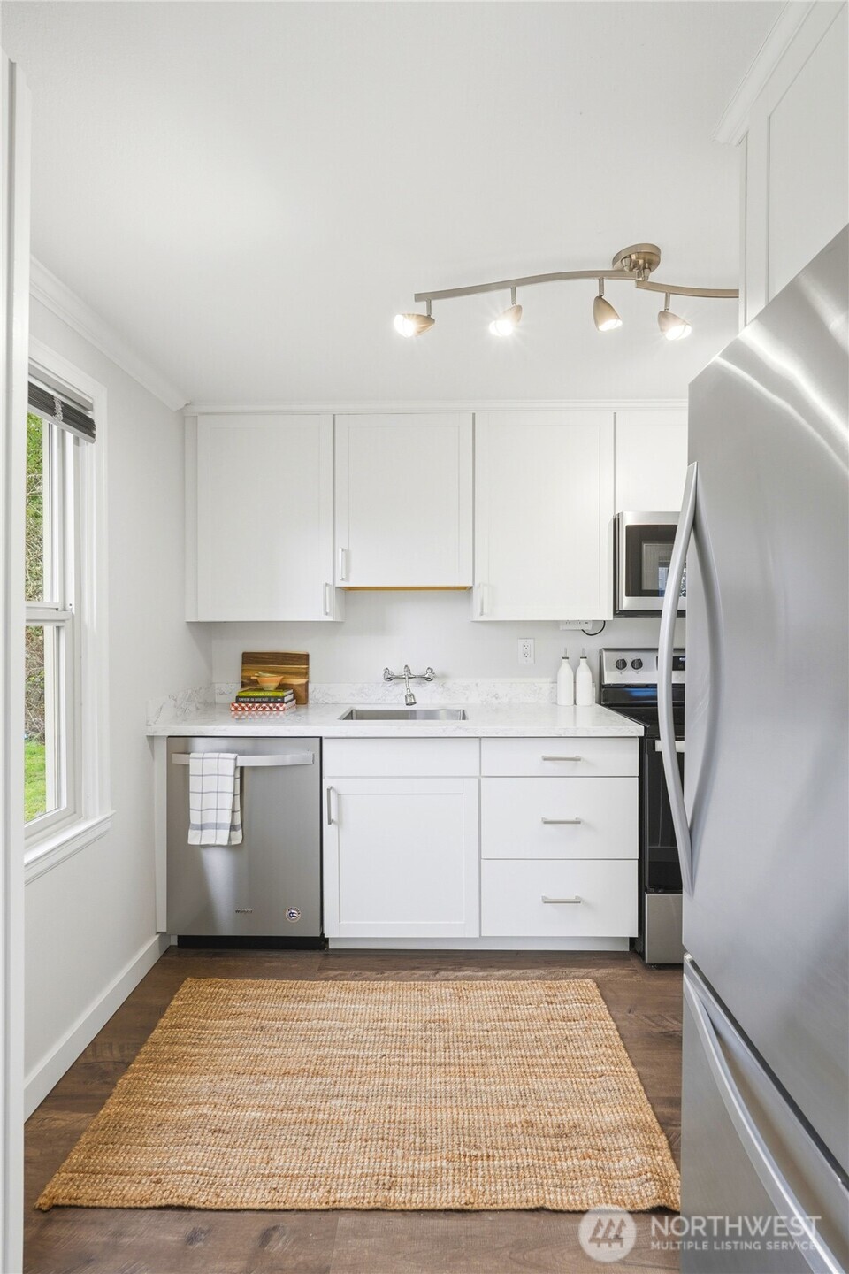 220 Southwest 137th Street Burien, WA 98166 - Photo 13 of 34