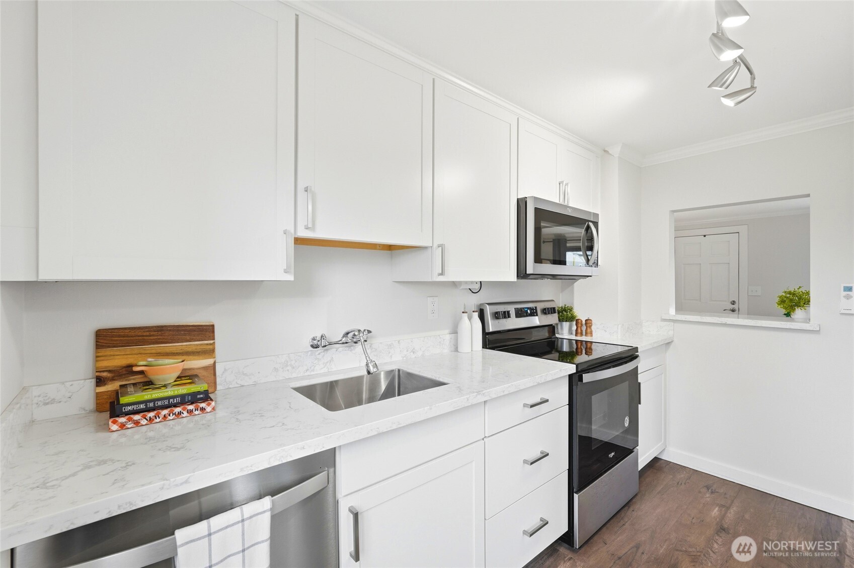 220 Southwest 137th Street Burien, WA 98166 - Photo 8 of 34