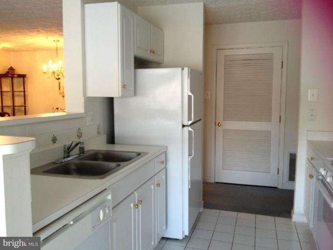 4517 Aspen Mill Road, Unit 4517 Nottingham, MD 21236 - Photo 15 of 28 Kitchen
