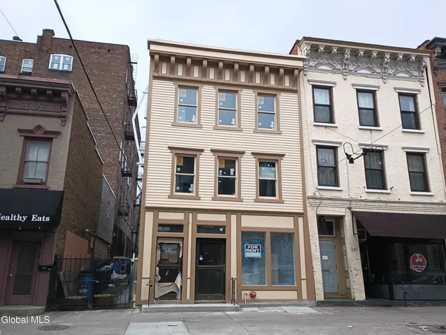 $1,800 | 199 Lark Street, Albany, NY 12210