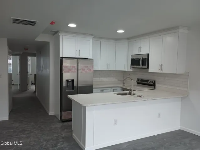 $1,800 | 199 Lark Street, Albany, NY 12210