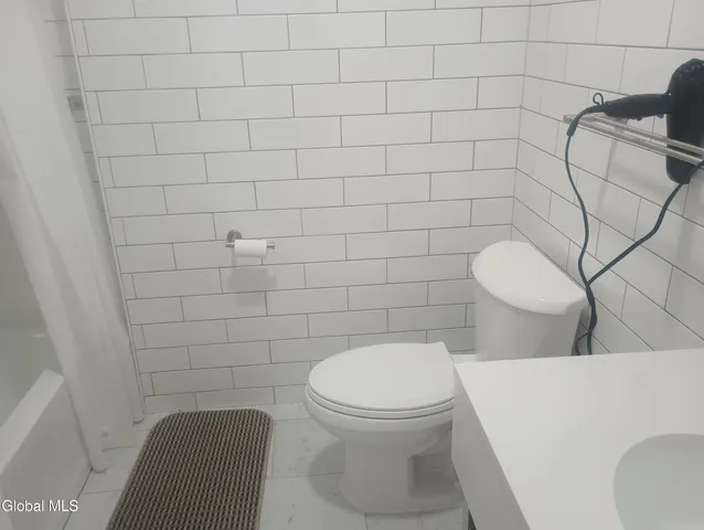 $1,800 | 199 Lark Street, Albany, NY 12210