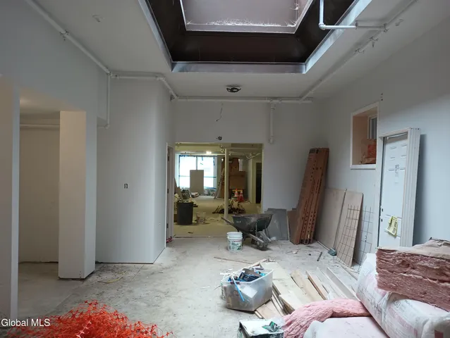 $1,800 | 199 Lark Street, Albany, NY 12210