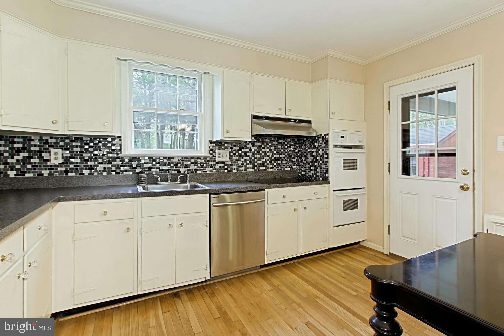 517 Finsbury Road Silver Spring, MD 20904 - Photo 8 of 30 Kitchen