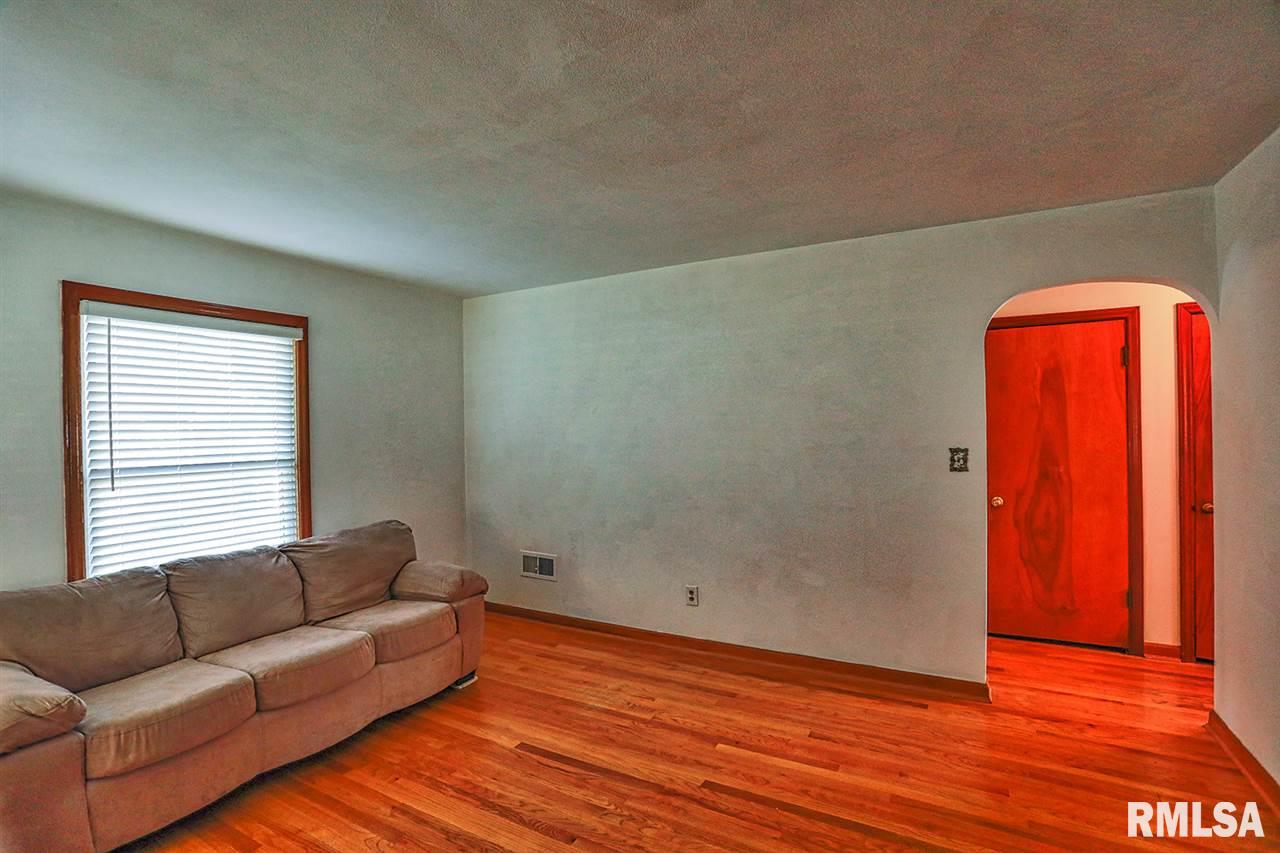 3112 East Carpenter Street Springfield, IL 62702 - Photo 2 of 36