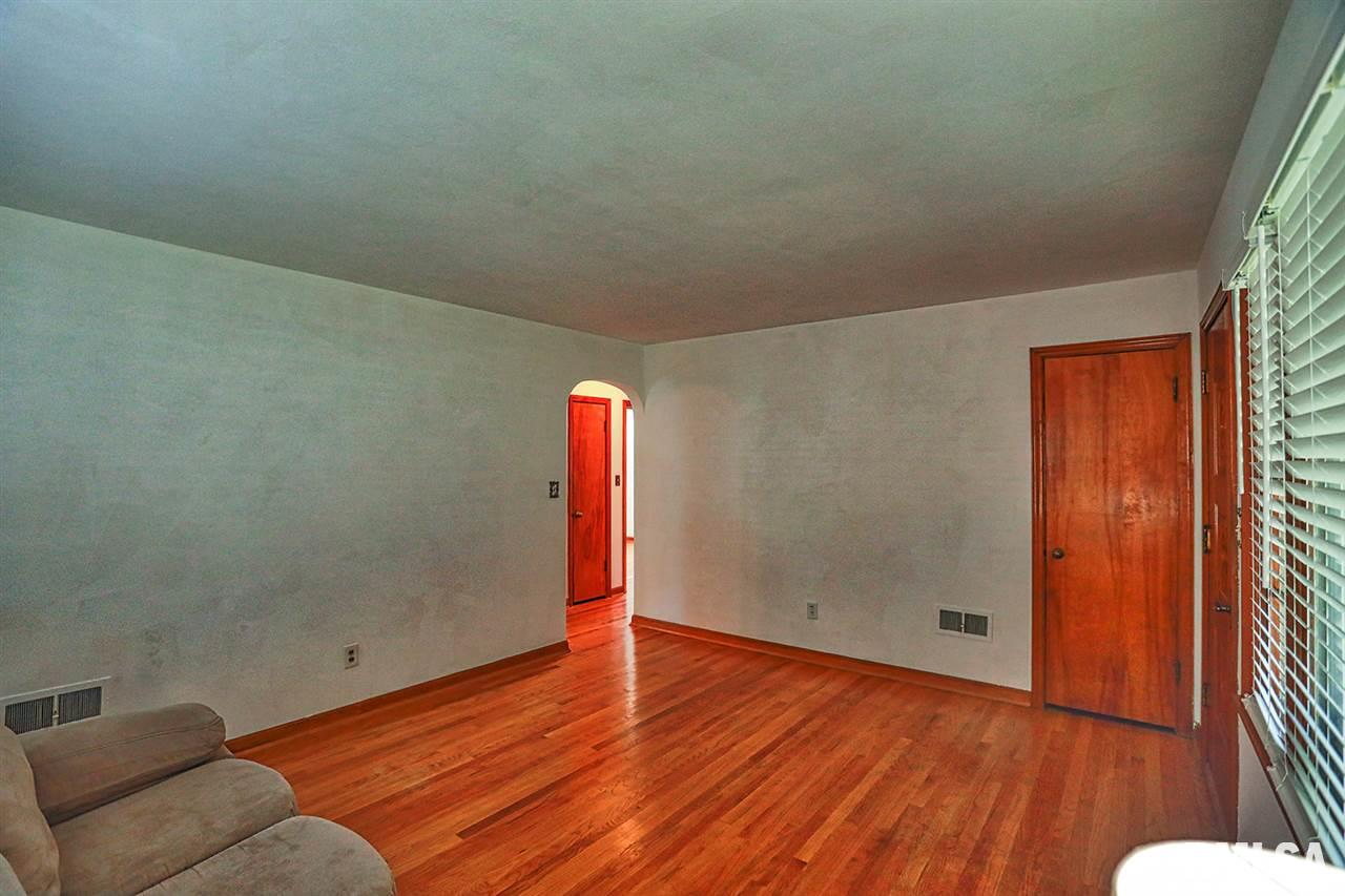 3112 East Carpenter Street Springfield, IL 62702 - Photo 3 of 36