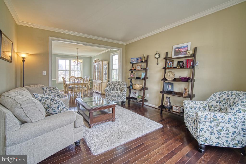 42391 Rising Moon Place Brambleton, VA 20148 - Photo 6 of 31 Gallery Image 6