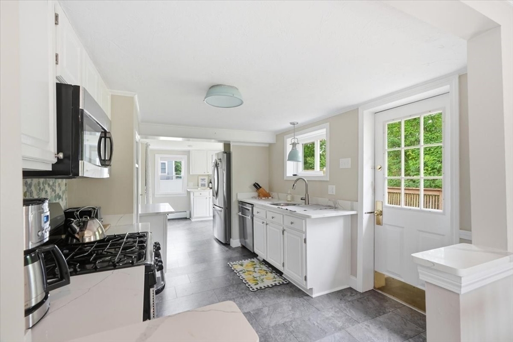 85 Constitution Road, Unit SF Marshfield, MA 02050 - Photo 9 of 30 Gallery Image 9