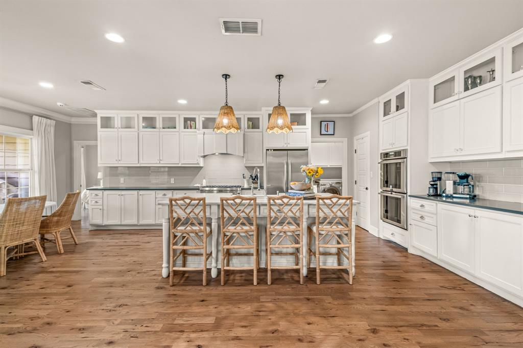 809 Edgefield Road Fort Worth, TX 76107 - Photo 13 of 32