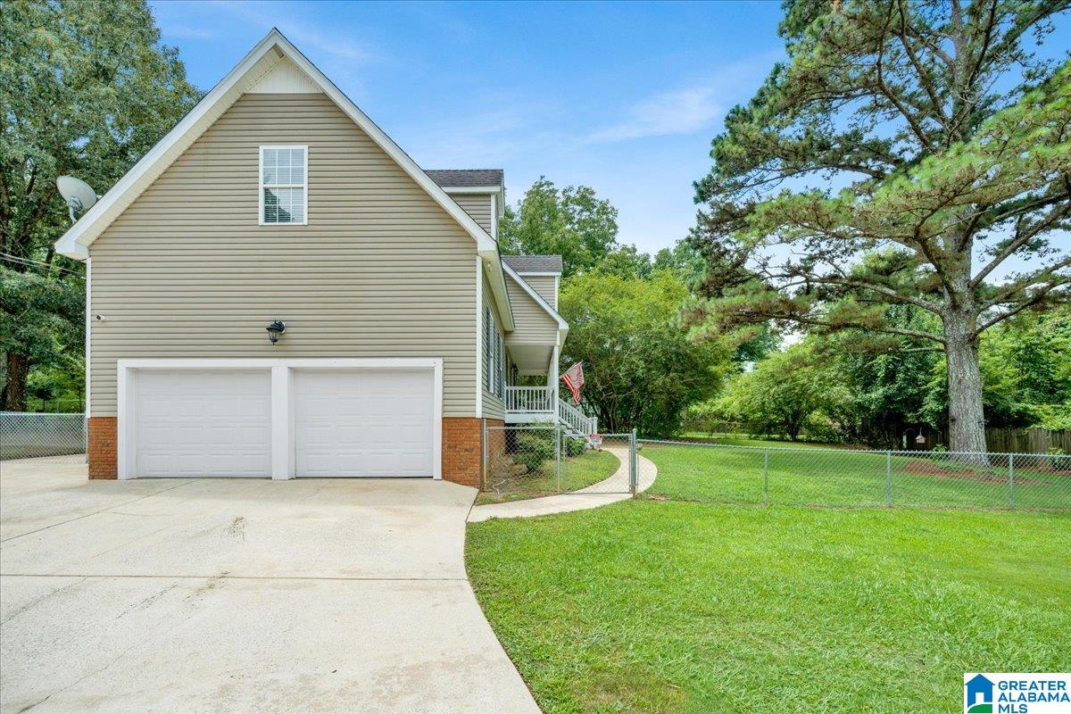 402 Rock Creek Road Mulga, AL 35118 - Photo 2 of 38