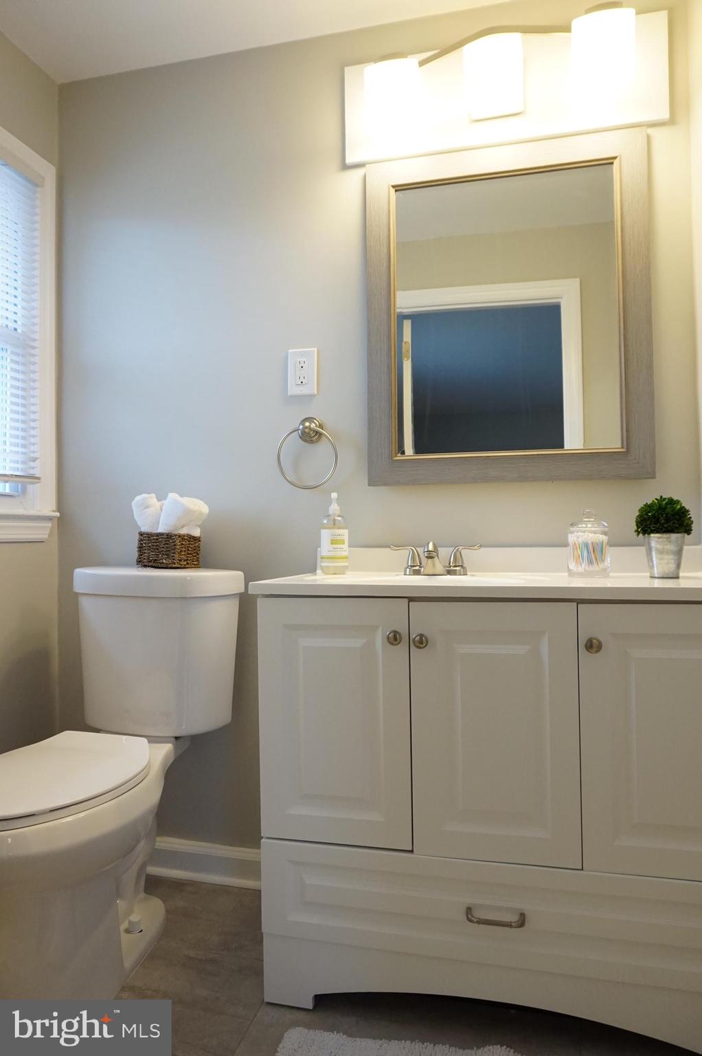 817 Brighton Road Cherry Hill, NJ 08034 - Photo 20 of 32 Master Bath