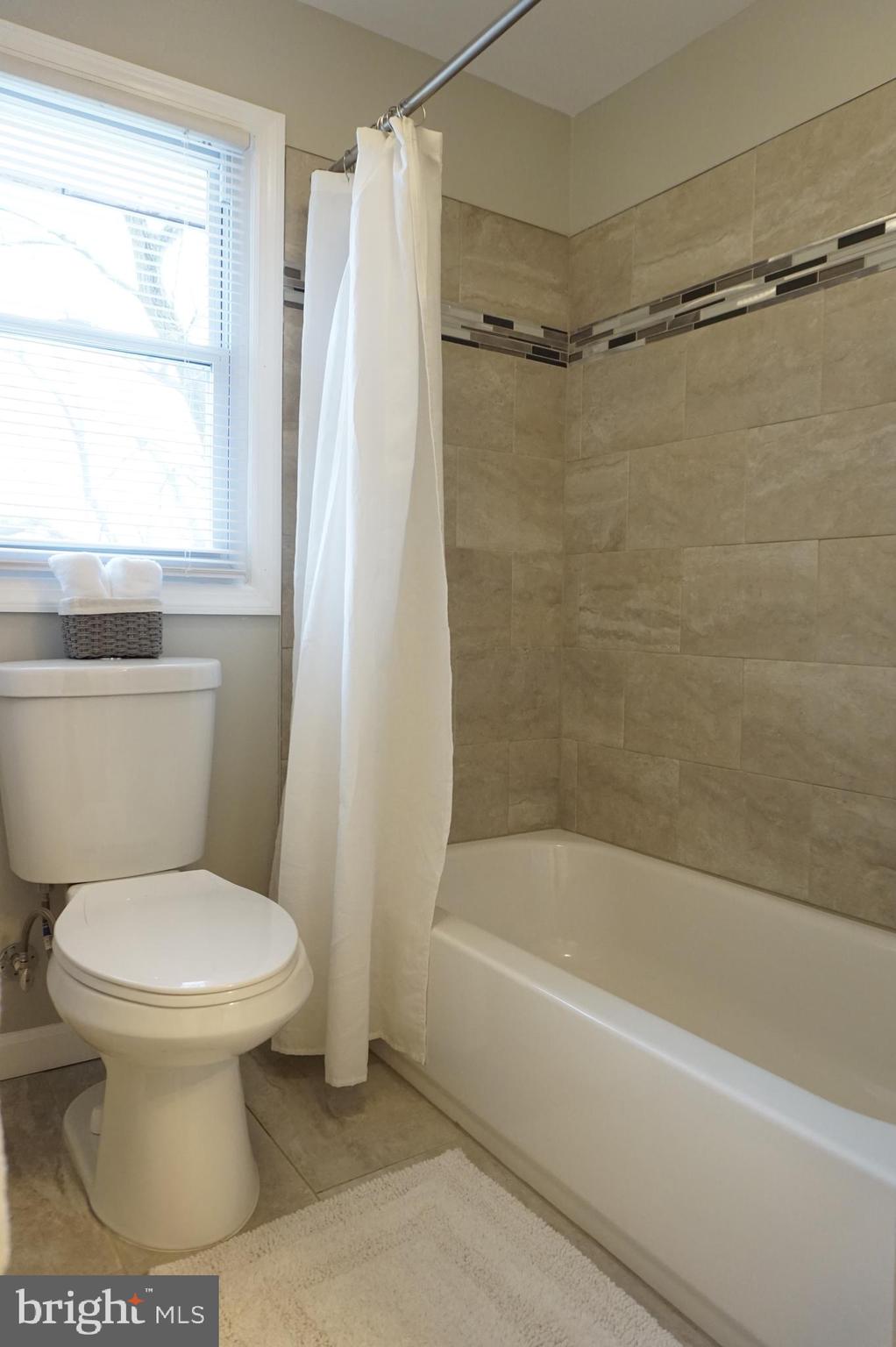 817 Brighton Road Cherry Hill, NJ 08034 - Photo 23 of 32 Hall Bath with Tub & Shower