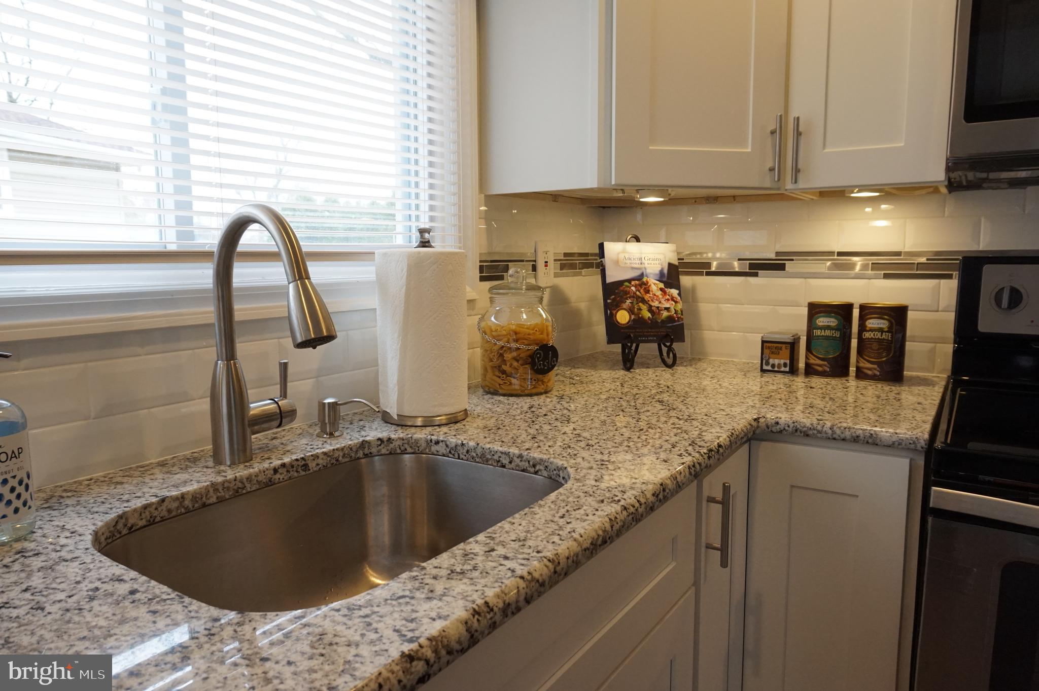 817 Brighton Road Cherry Hill, NJ 08034 - Photo 7 of 32
