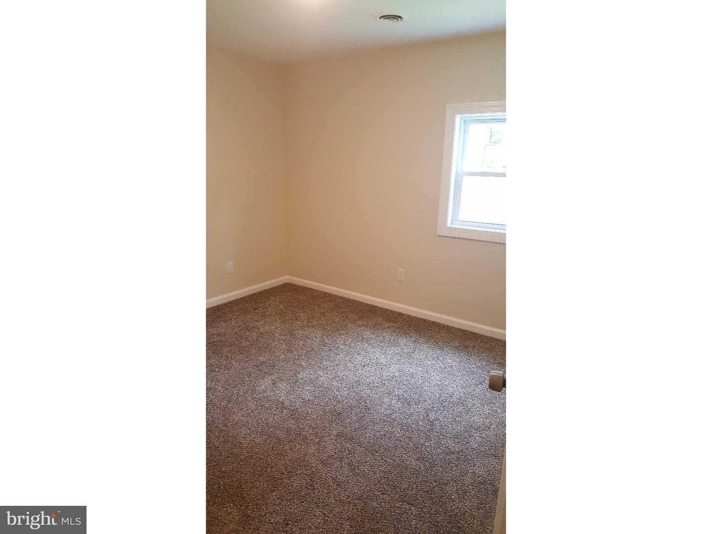 15 Midfield Road New Castle, DE 19720 - Photo 9 of 11 Bedroom 3