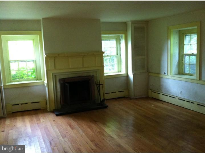 370 Spring Hill Road Riegelsville, PA 18077 - Photo 4 of 13