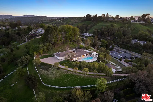 $4,995,000 | 5658 Jed Smith Road, Hidden Hills, CA 91302