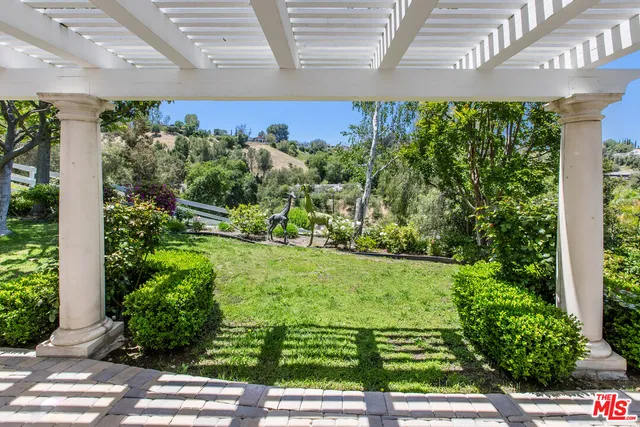 $4,995,000 | 5658 Jed Smith Road, Hidden Hills, CA 91302