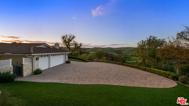 $4,995,000 | 5658 Jed Smith Road, Hidden Hills, CA 91302