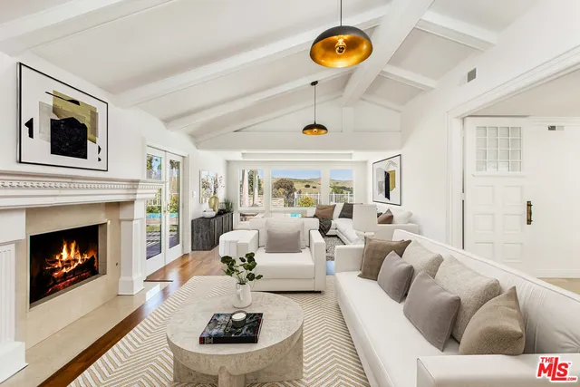 $4,995,000 | 5658 Jed Smith Road, Hidden Hills, CA 91302