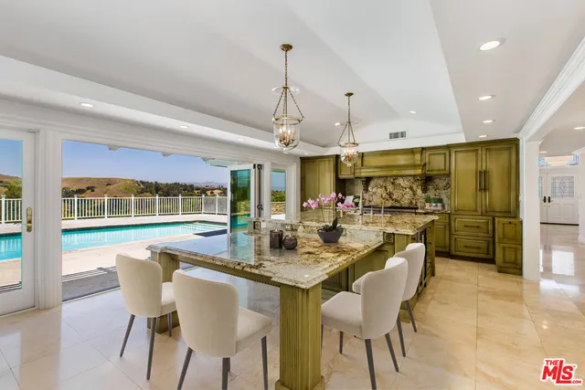 $4,995,000 | 5658 Jed Smith Road, Hidden Hills, CA 91302