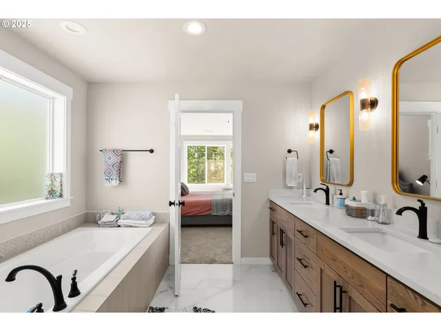 $615,000 | 3226 East Province Court, Newberg, OR 97132