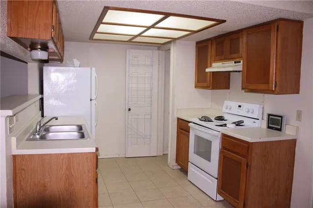 $1,350 | 9406 Kempler Drive, Unit B, Austin, TX 78748