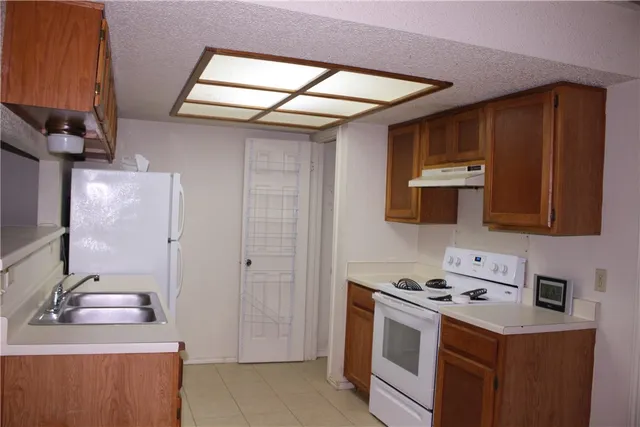 $1,350 | 9406 Kempler Drive, Unit B, Austin, TX 78748