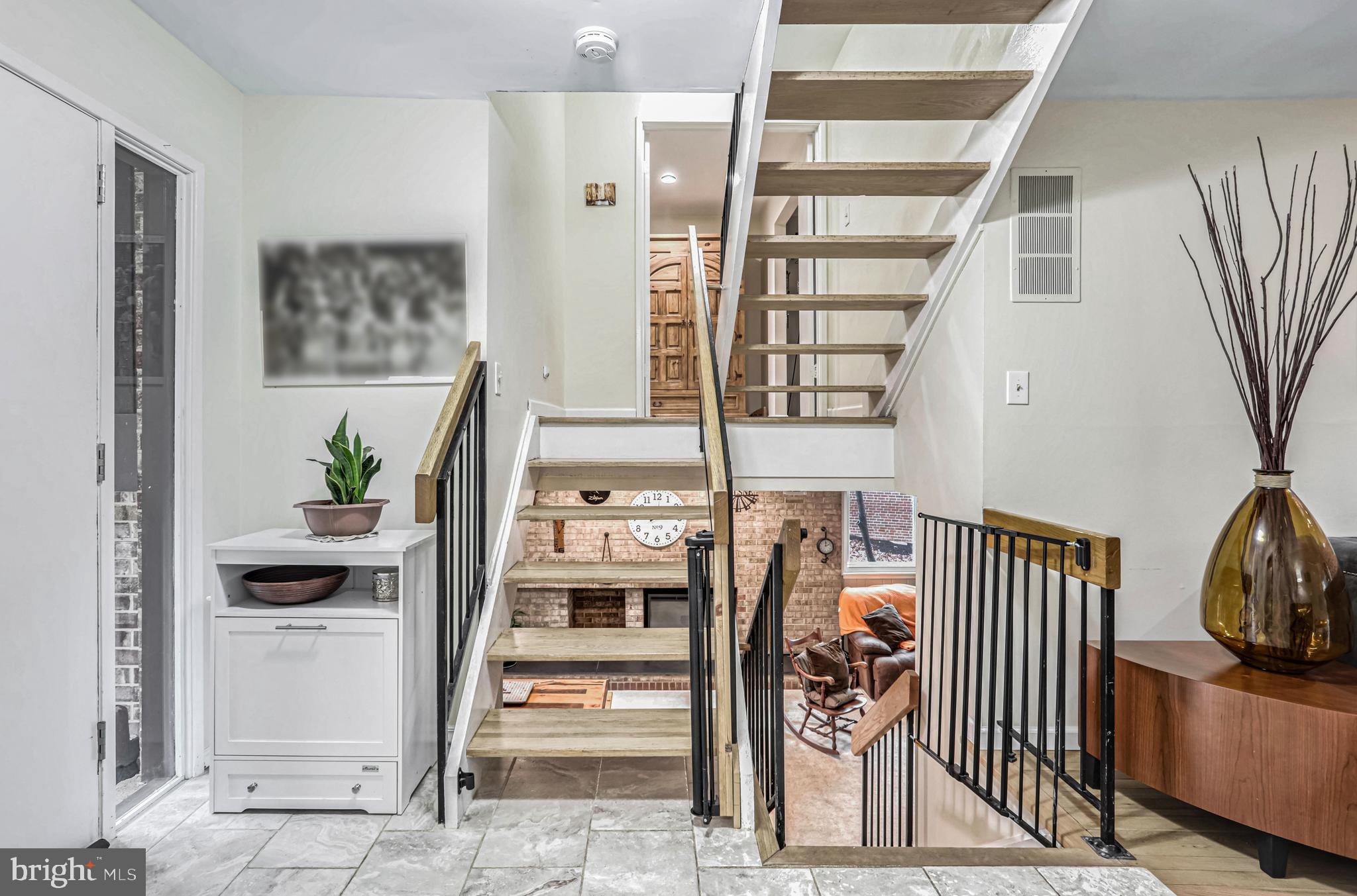 10914 Hunt Club Road Reston, VA 20190 - Photo 3 of 44