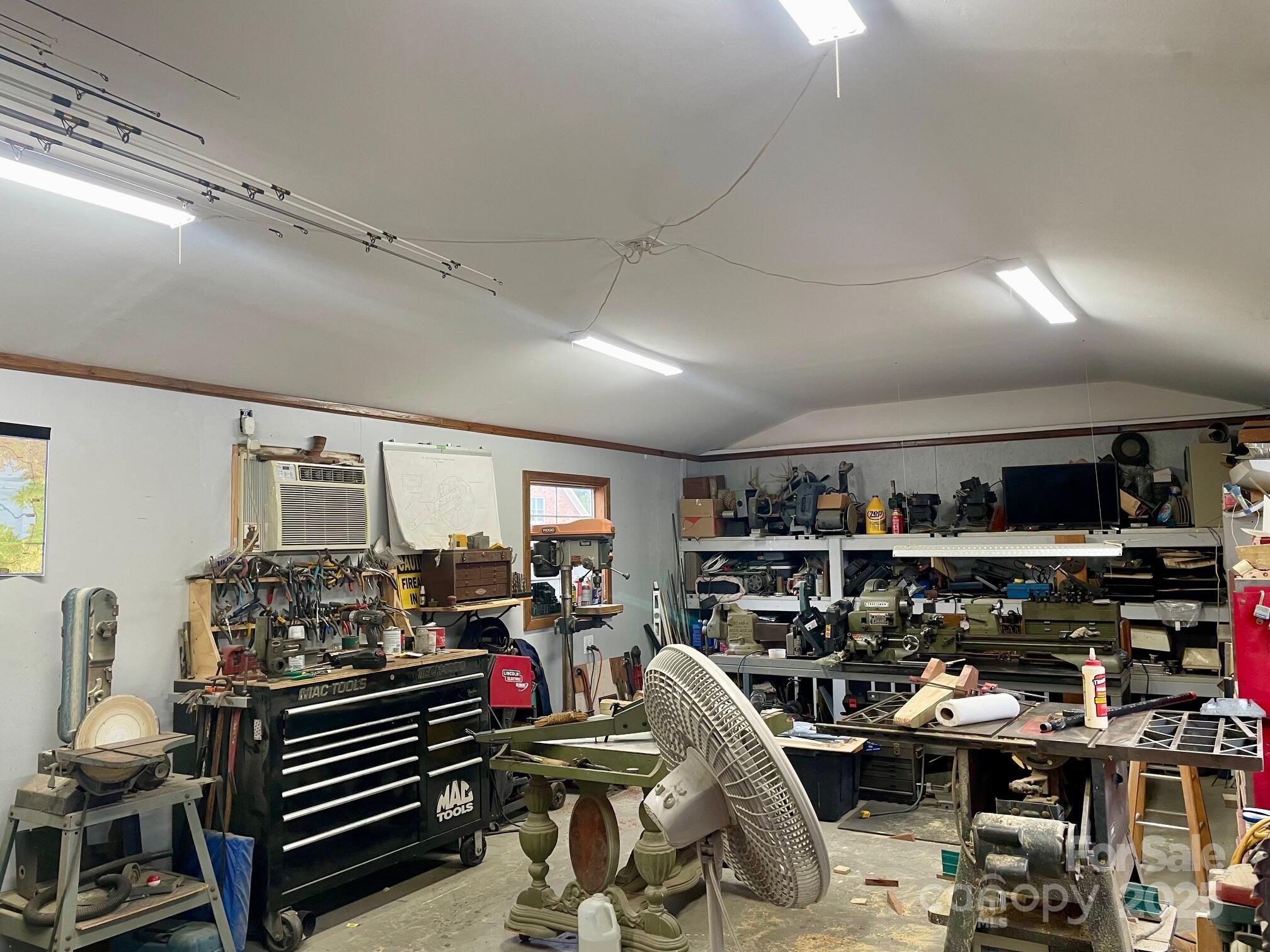 417 Oxford Road Lexington, SC 29072 - Photo 25 of 27 a view of a room with gym equipment