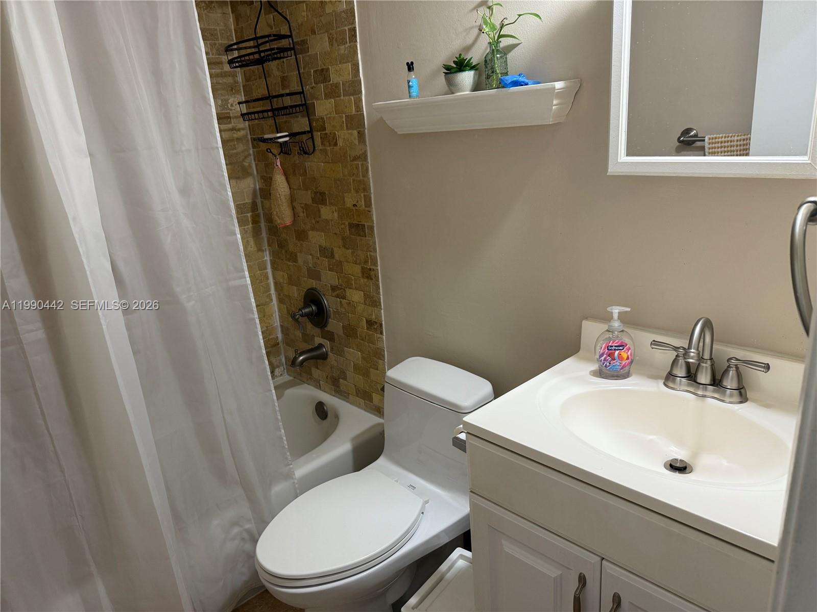 6360 Northwest 170th Terrace Hialeah, FL 33015 - Photo 12 of 17