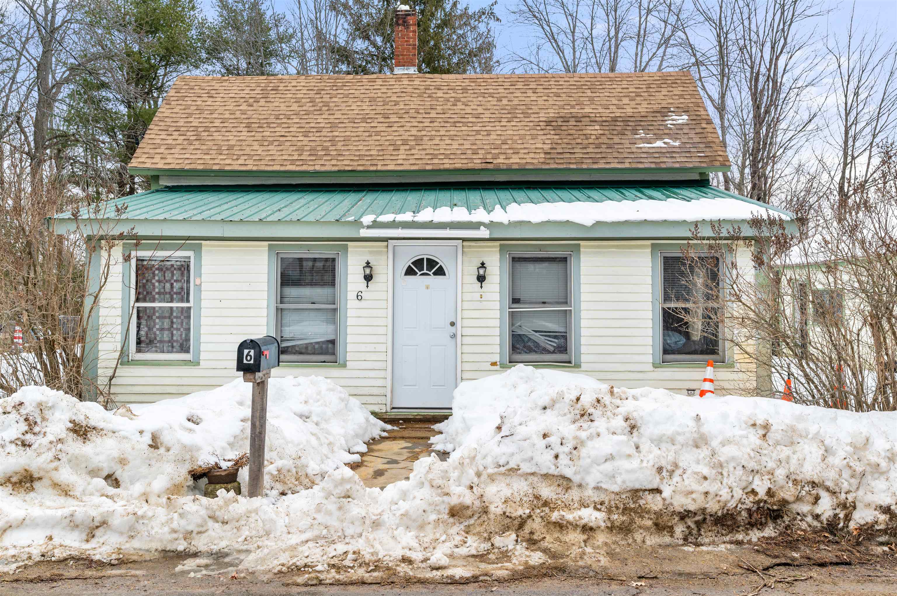 6 Hill Road Tilton, NH 03276 - Photo 2 of 40