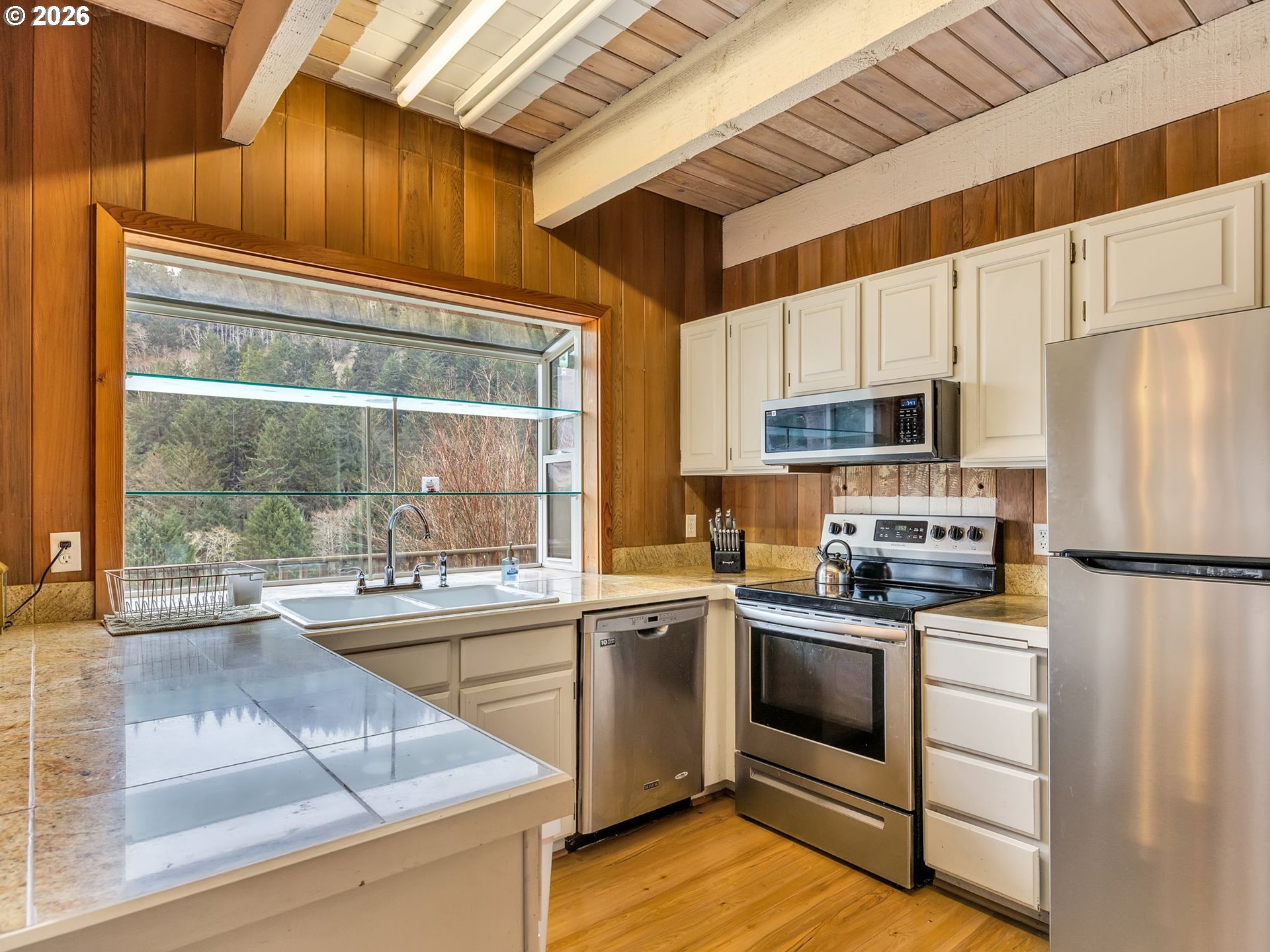 5300 South Fairway Road Neskowin, OR 97149 - Photo 17 of 48 Kitchen