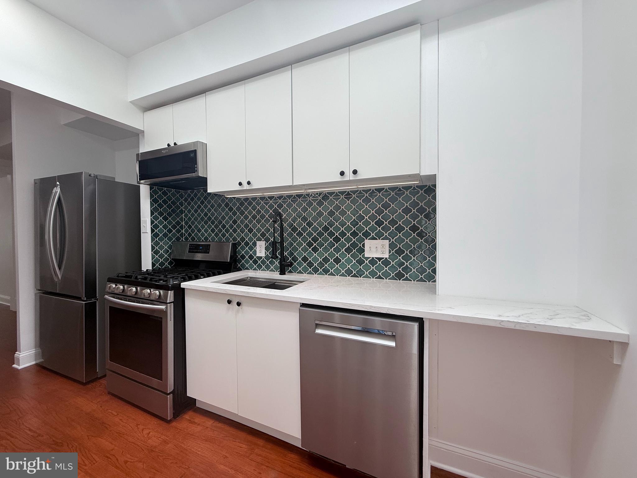 1113 Holbrook Terrace Northeast Washington, DC 20002 - Photo 4 of 72