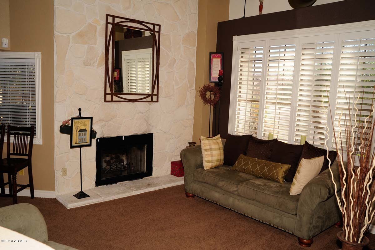 3914 East Night Hawk Way Phoenix, AZ 85048 - Photo 17 of 22 Living Room