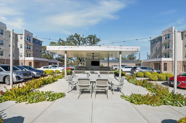 $2,500 | 6804 Westview Drive, Unit 2205, Houston, TX 77055