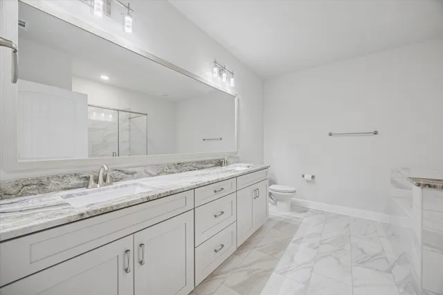 $2,500 | 6804 Westview Drive, Unit 2205, Houston, TX 77055