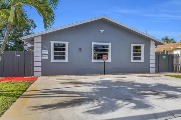 $2,350 | 1565 West 28th Street, Unit A, Riviera Beach, FL 33404
