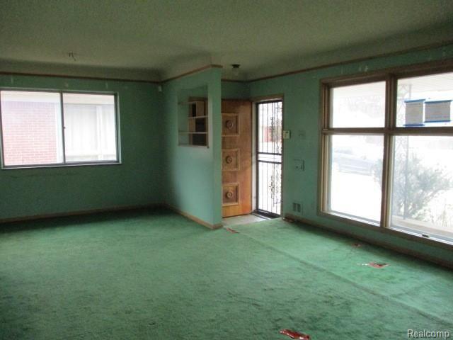 18977 Burt Road Detroit, MI 48219 - Photo 4 of 14 DINE L.JPG
