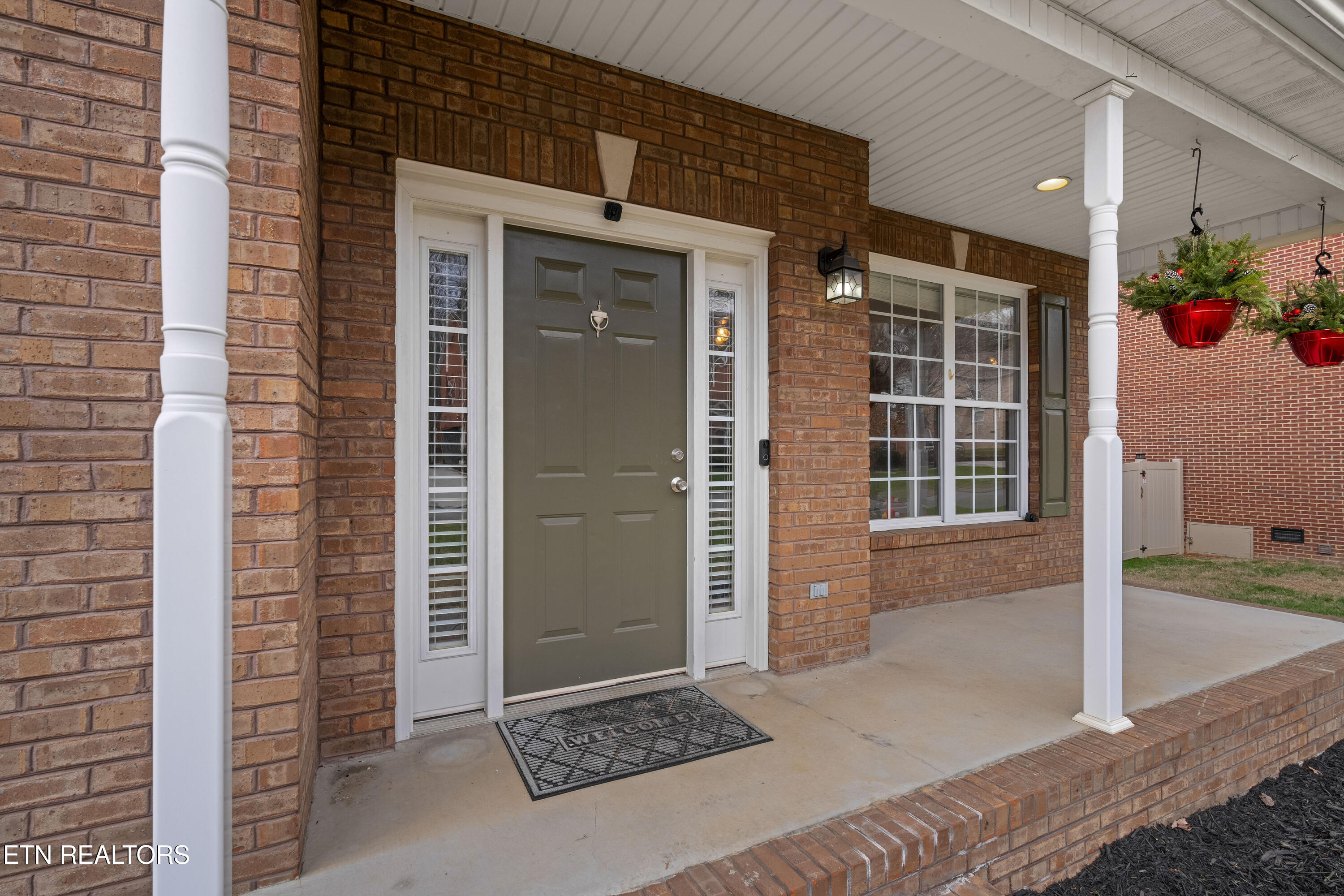 931 Crown Ridge Ln, Powell, TN 37849 - Photo 6 of 33 931-crown-ridge-lane-5