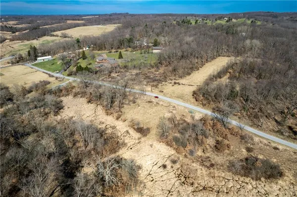 $750,000 | 250 McFann Road, Valencia, PA 16059