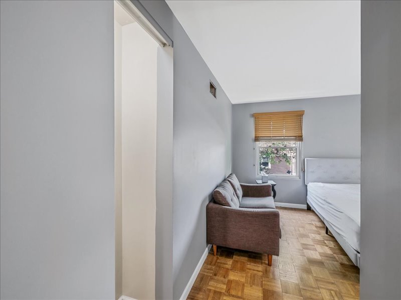1968 Holbrook Lane Hoffman Estates, IL 60169 - Photo 21 of 31 a living room with furniture and a window