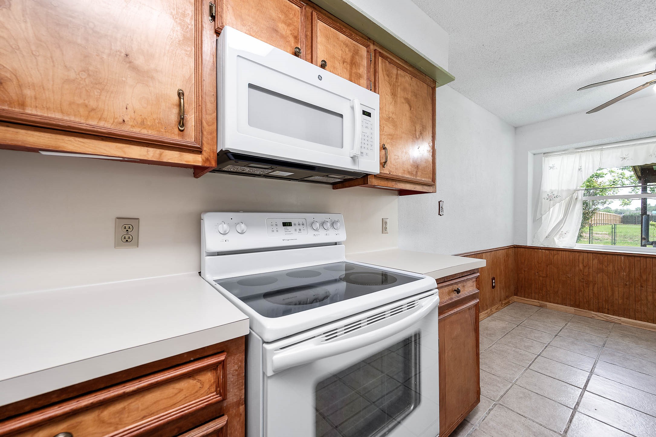 720 South Remington Drive Angleton, TX 77515 - Photo 15 of 30