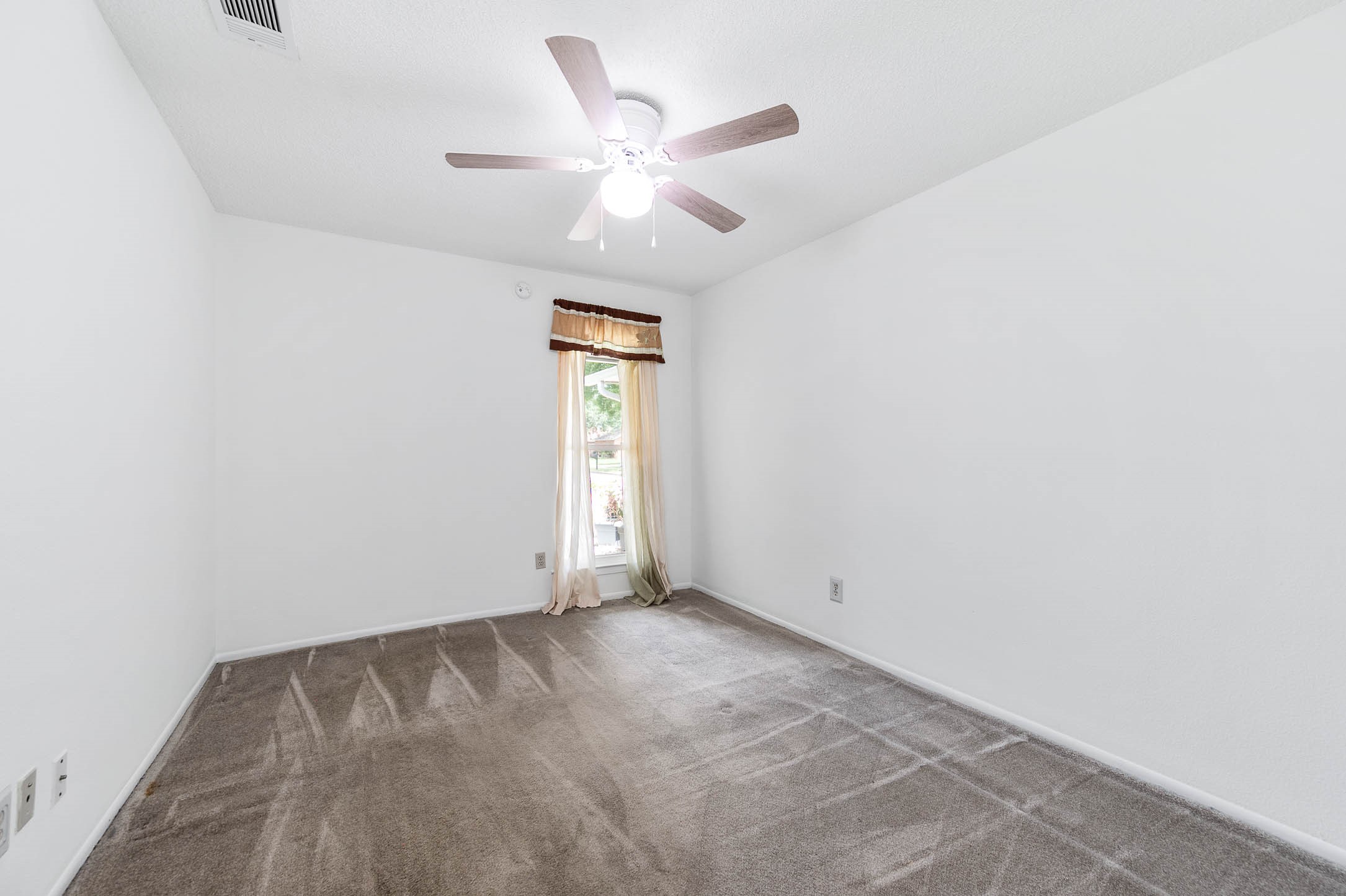 720 South Remington Drive Angleton, TX 77515 - Photo 18 of 30
