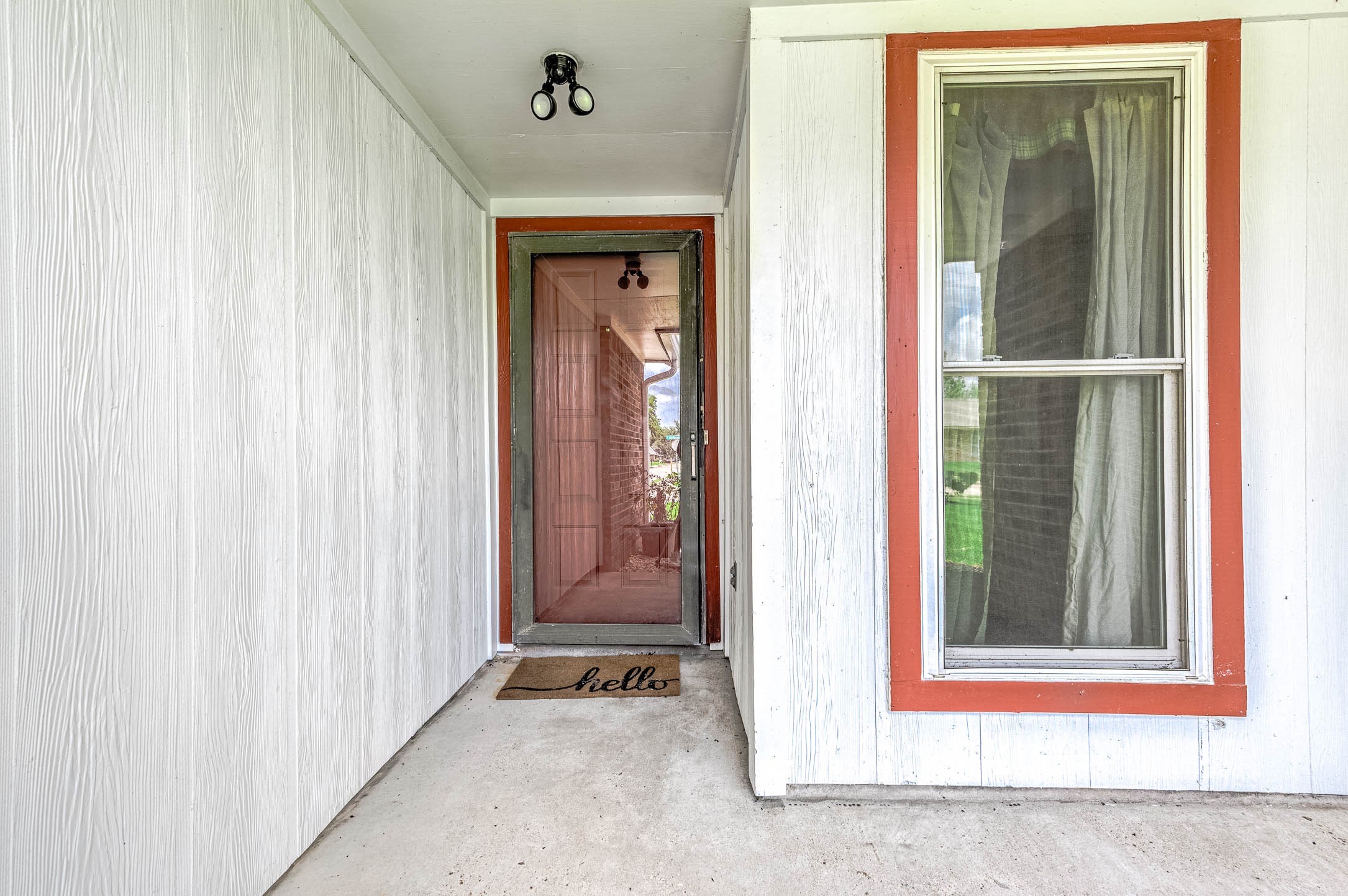 720 South Remington Drive Angleton, TX 77515 - Photo 6 of 30