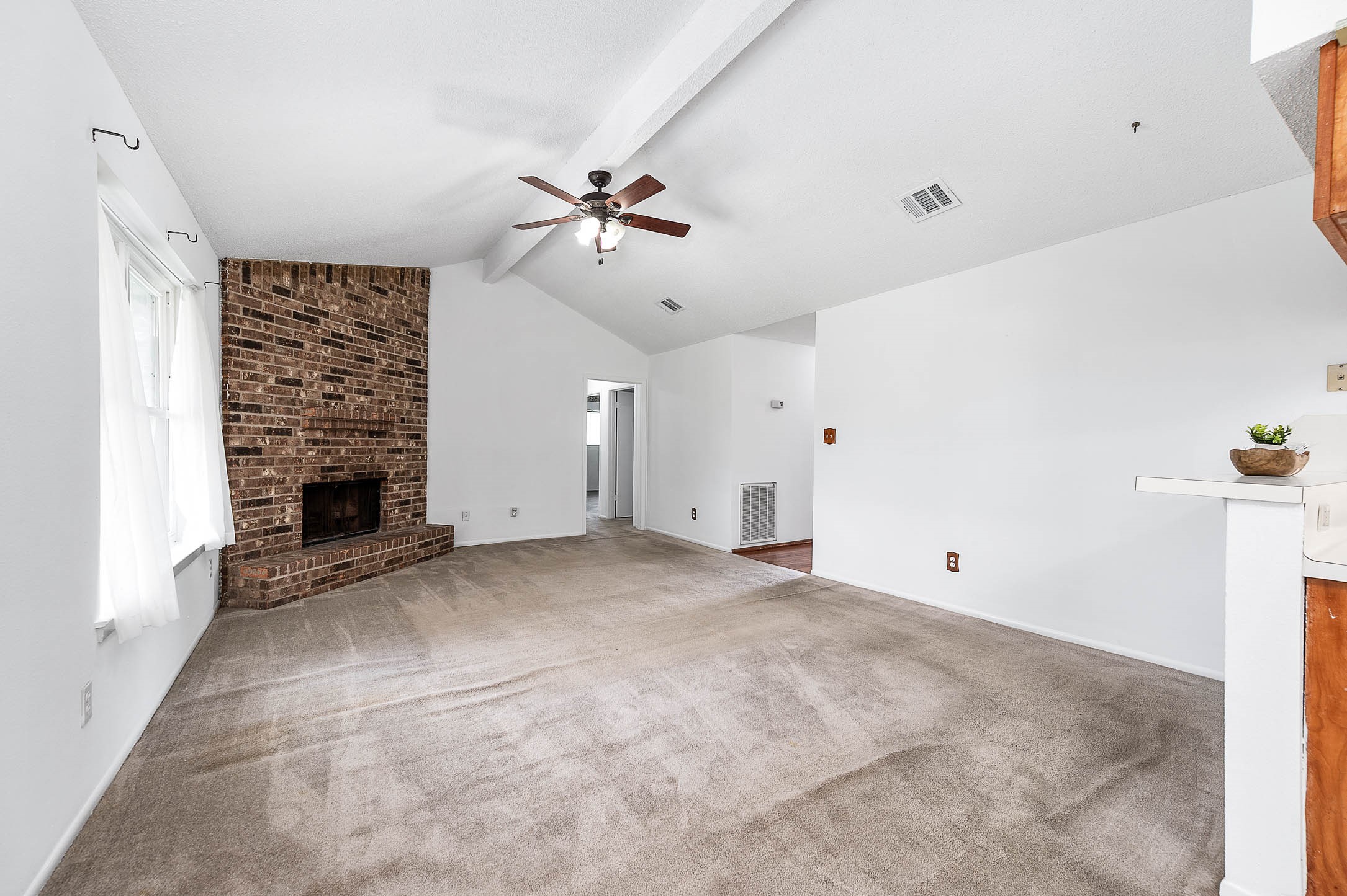 720 South Remington Drive Angleton, TX 77515 - Photo 10 of 30