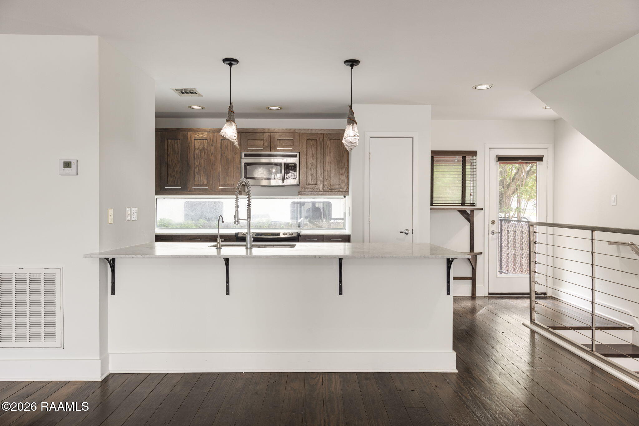 1201 South College Road, Unit 2 Lafayette, LA 70503 - Photo 12 of 35 12-web-or-mls-1201 S College Rd 2-12